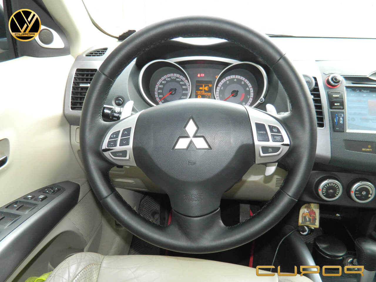 Mitsubishi Outlander XL