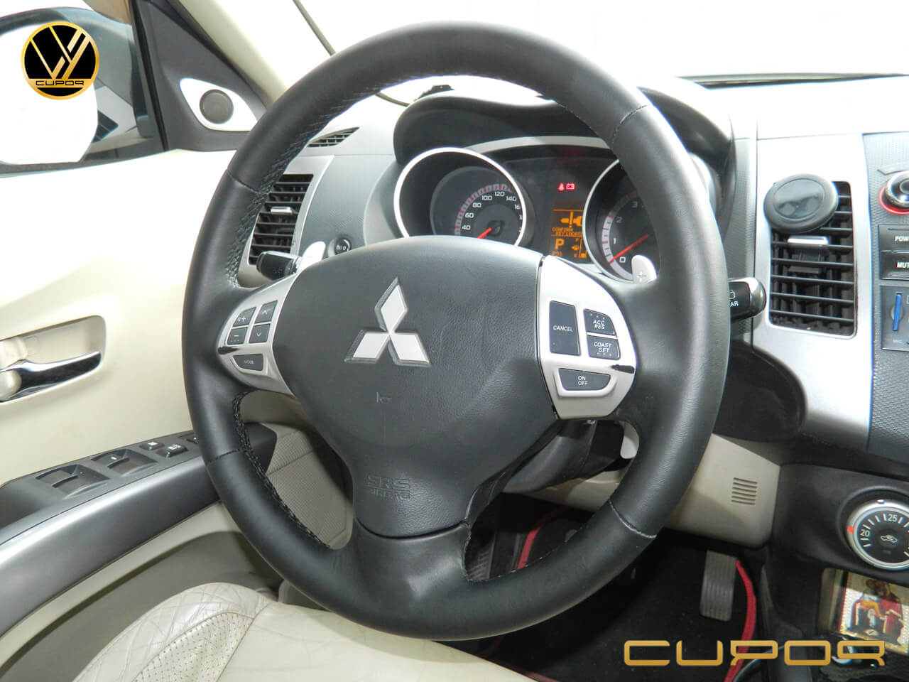 Mitsubishi Outlander XL